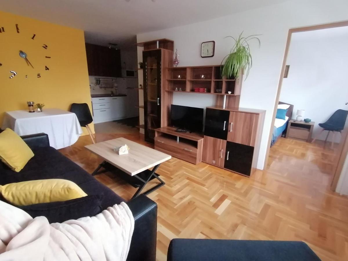 Apartman Relax - Free Public Parking Сараєво Екстер'єр фото